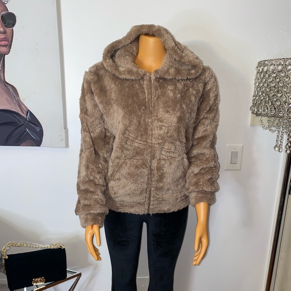 Stylish Sweater - Picture 2 of 6